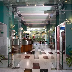 Hotel Ateneo Garden Palace, Rzym
